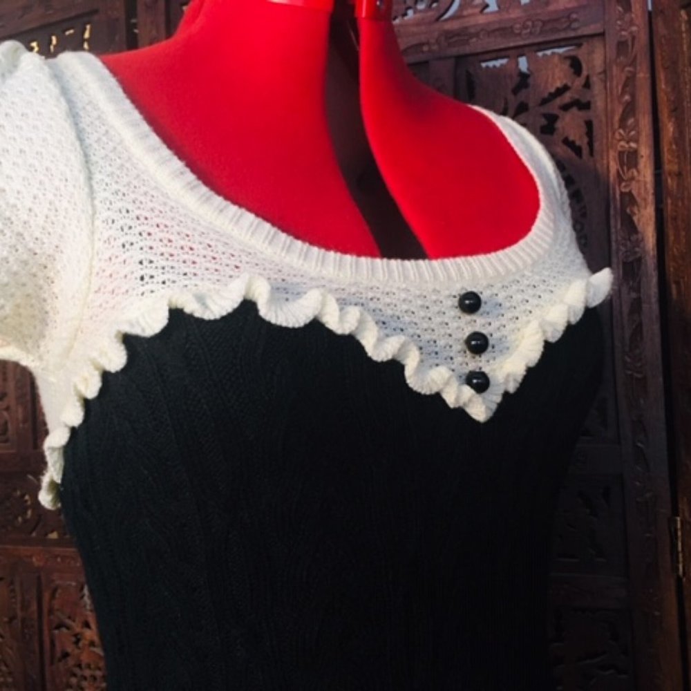 BETSEY JOHNSON BW PINUP PUFFSLV SWEATER DRESS SZ L